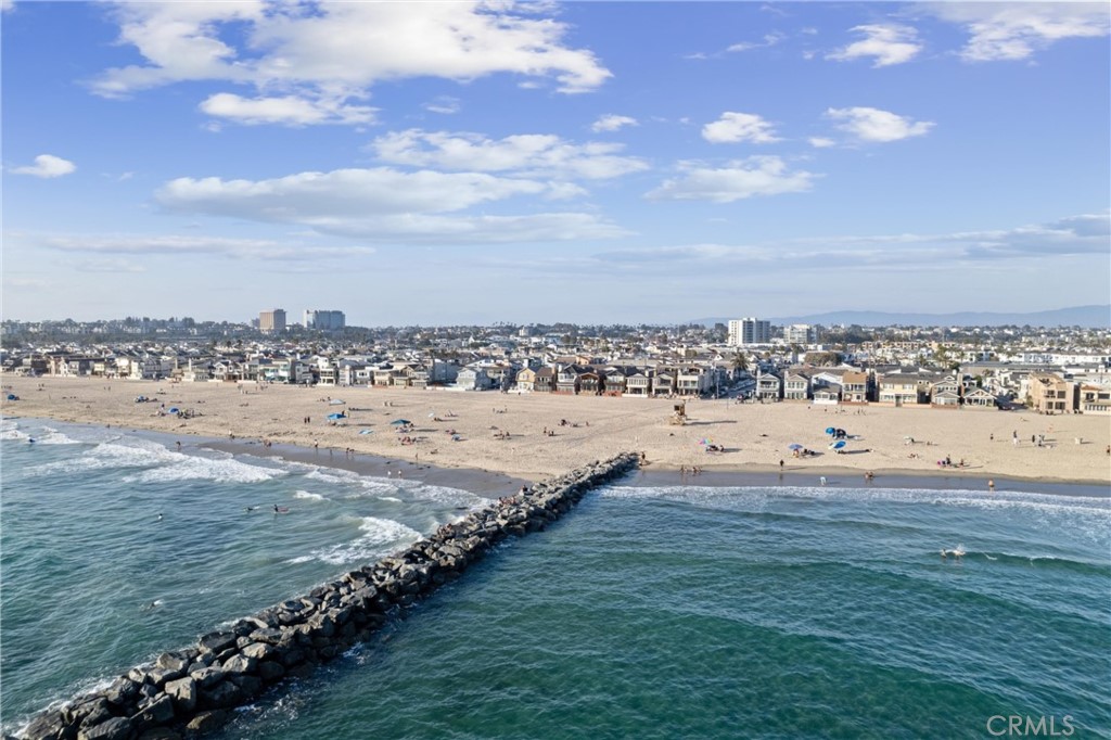 2804 West Oceanfront Newport Beach, CA 92663 - Photo 27 of 41 an aerial view of a city