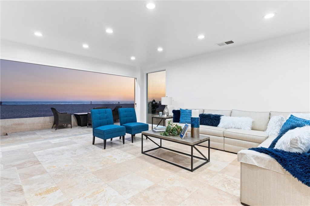 2804 West Oceanfront Newport Beach, CA 92663 - Photo 28 of 41 a living room with furniture