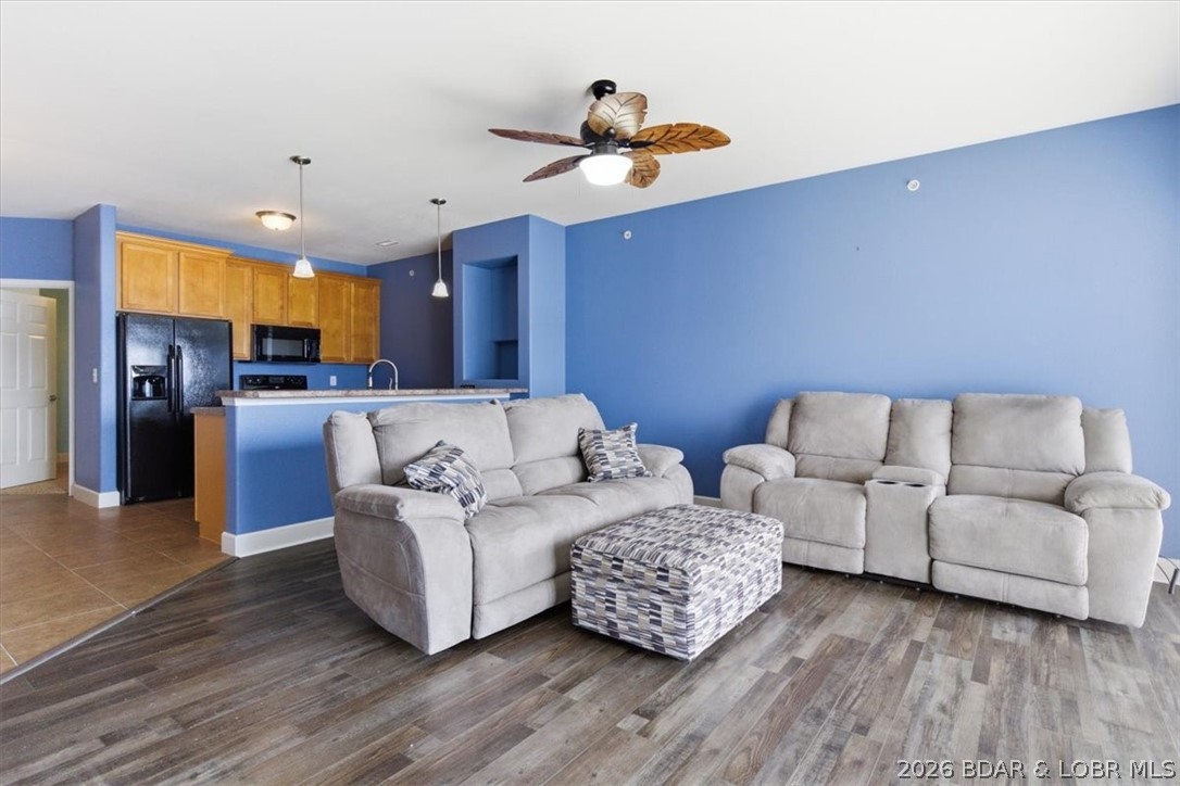 64 Knox Road, Unit N405 Rocky Mount, MO 65072 - Photo 4 of 38 Living Room