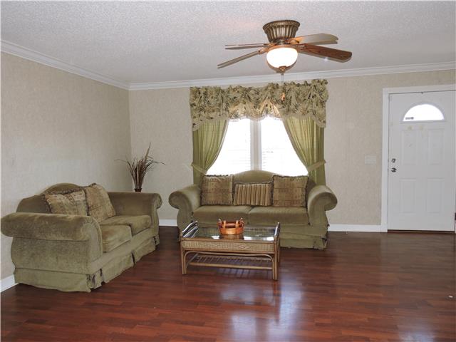 1524 Mud Creek Road Morrison, TN 37357 - Photo 2 of 16 Living Room