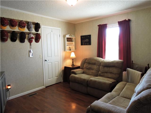 1524 Mud Creek Road Morrison, TN 37357 - Photo 11 of 16 Bedroom 4- this room can be used for an office, hobby room, or man cave.