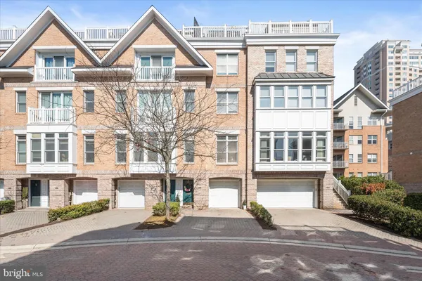 $775,000 | 1220 Harbor Island Walk, Baltimore, MD 21230