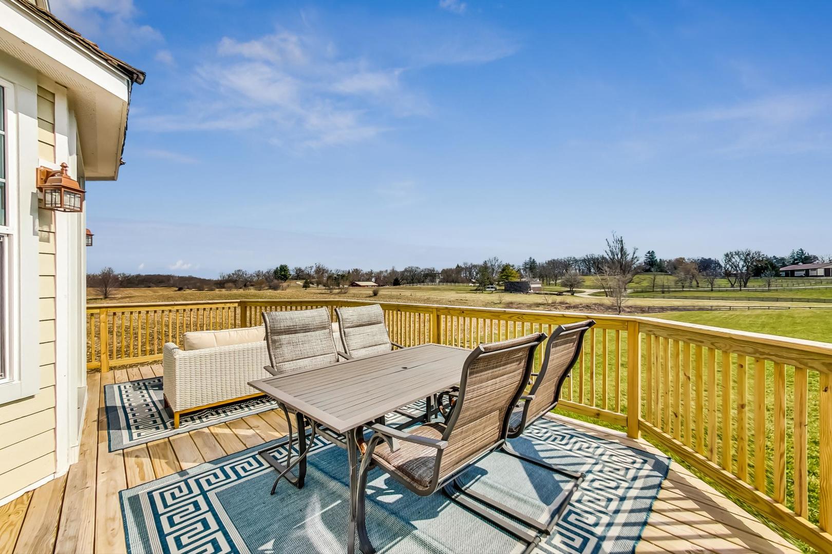 8773 Country Shire Lane Spring Grove, IL 60081 - Photo 27 of 38 Gallery Image 27