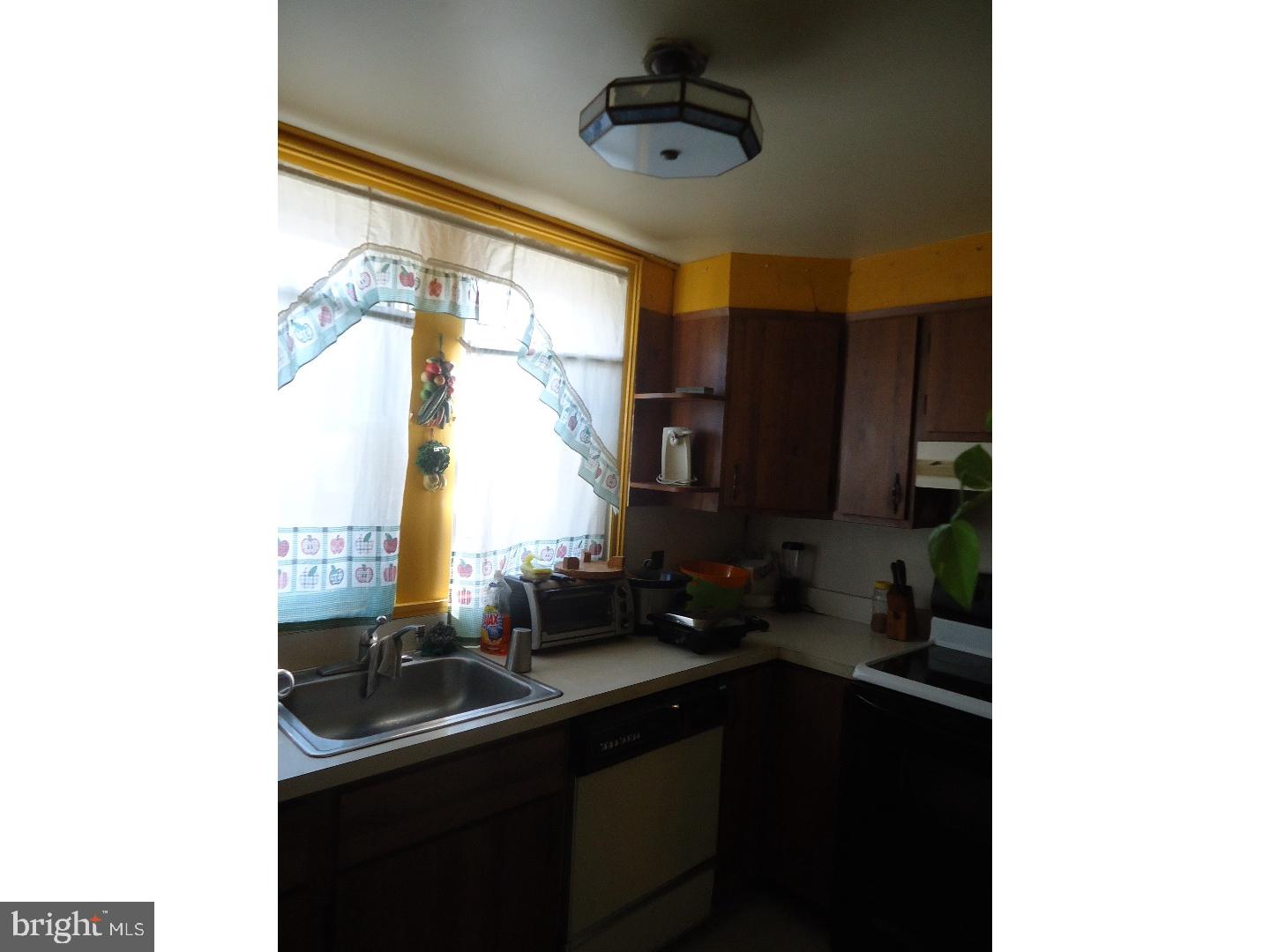 6043 North 3rd Street Philadelphia, PA 19120 - Photo 12 of 19 Kitchen