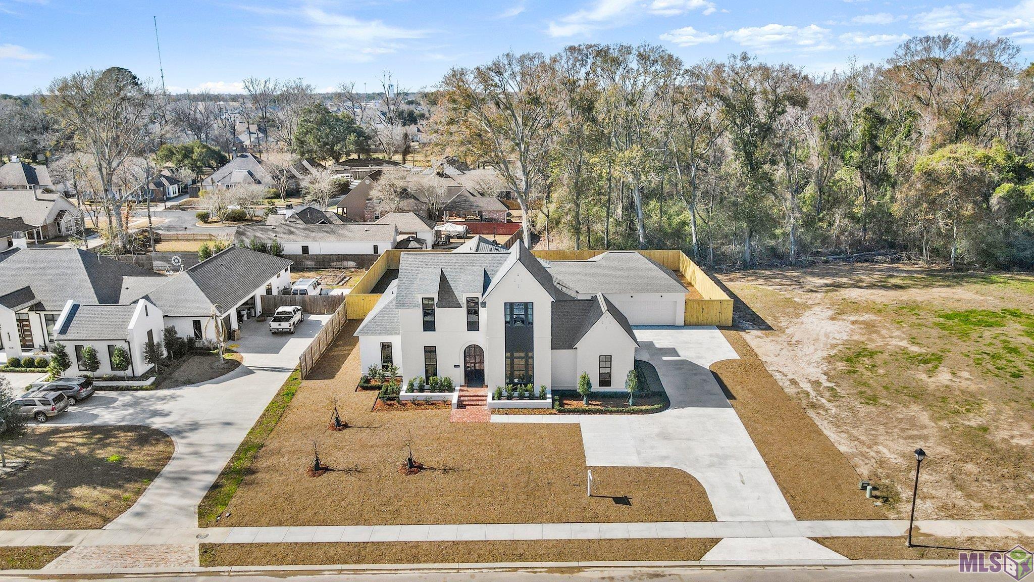 8228 Oakridge Drive Baton Rouge, LA 70810 - Photo 2 of 49