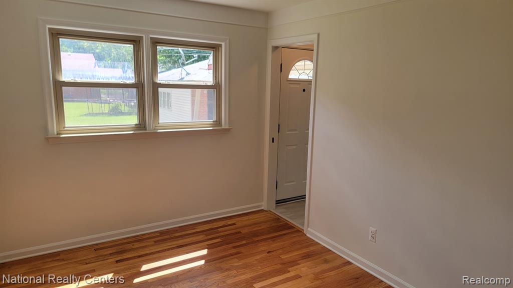 9030 Hemingway Redford, MI 48239 - Photo 17 of 27