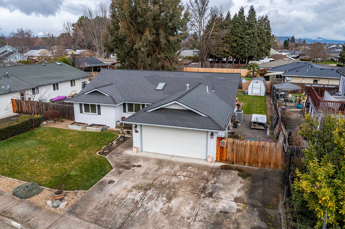 1630 Timothy Street Central Point, OR 97502 - Photo 27 of 28 2
