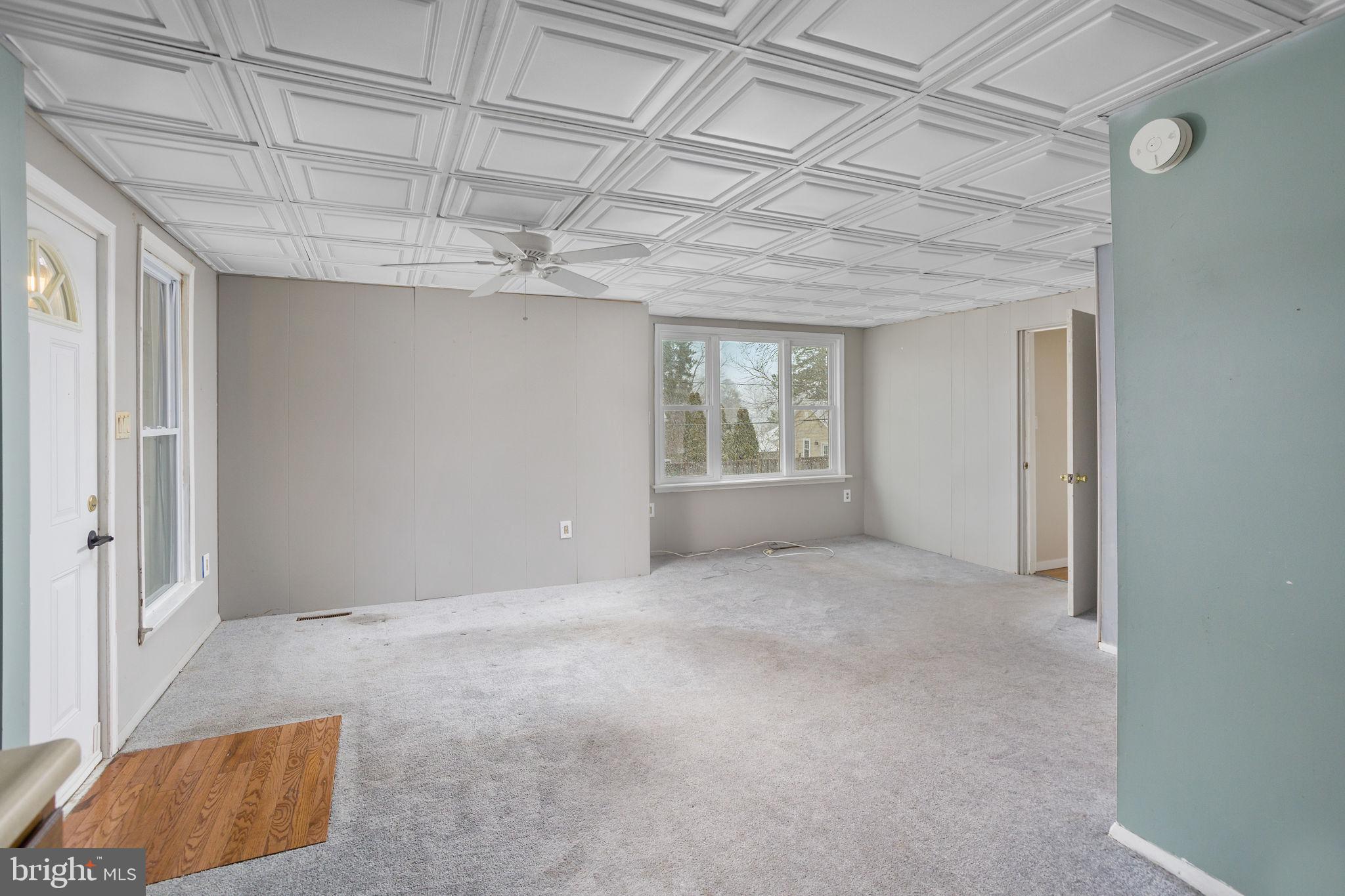 400 Reading Avenue Barrington, NJ 08007 - Photo 25 of 35 an empty room with windows