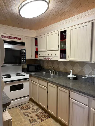 $295,000 | 1357 Northeast Ocean Boulevard, Unit 316, Stuart, FL 34996