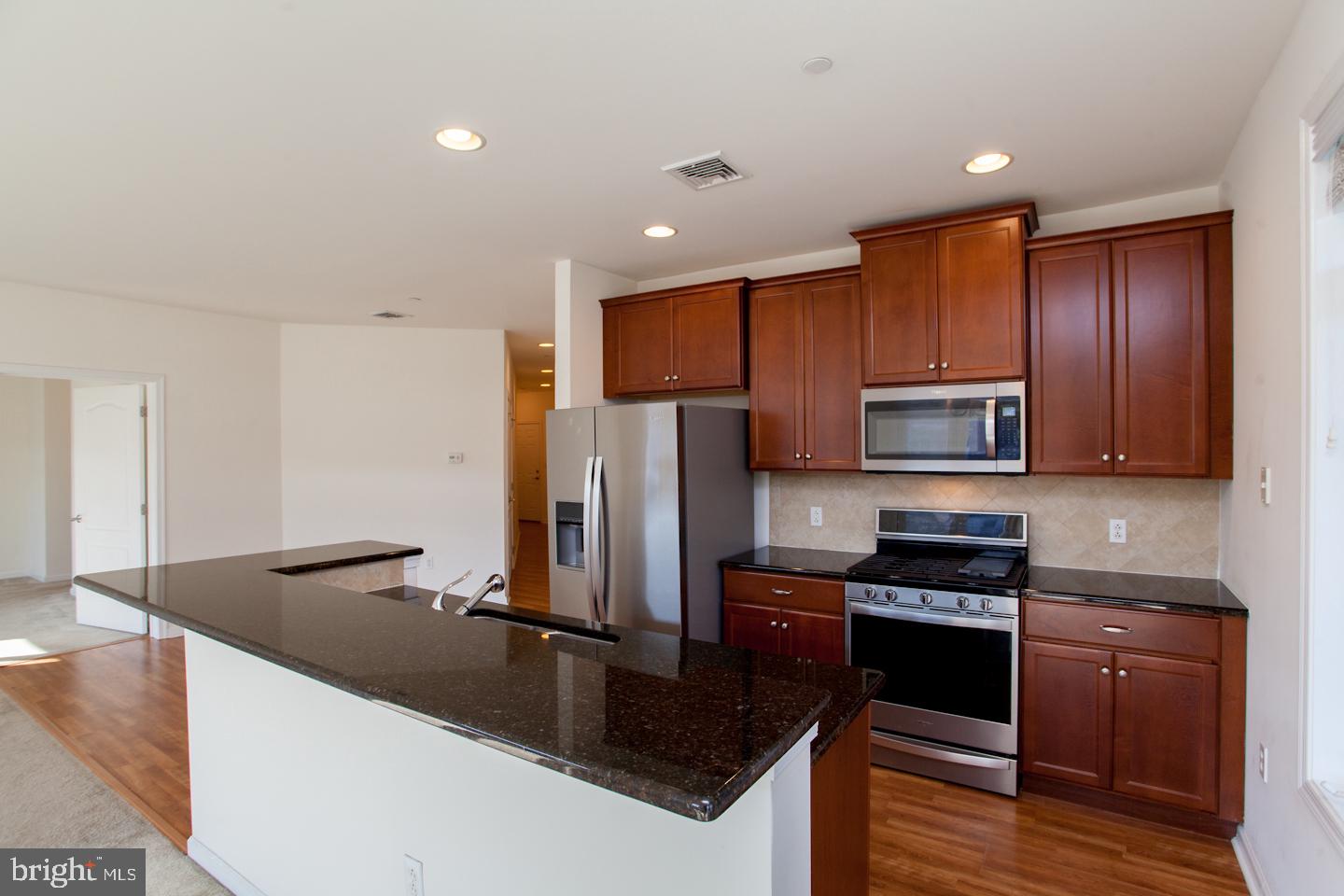 445 Carson Terrace Huntingdon Valley, PA 19006 - Photo 19 of 51 Kitchen