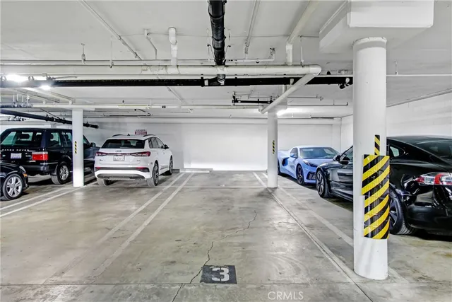 a view of an entryway front of a house