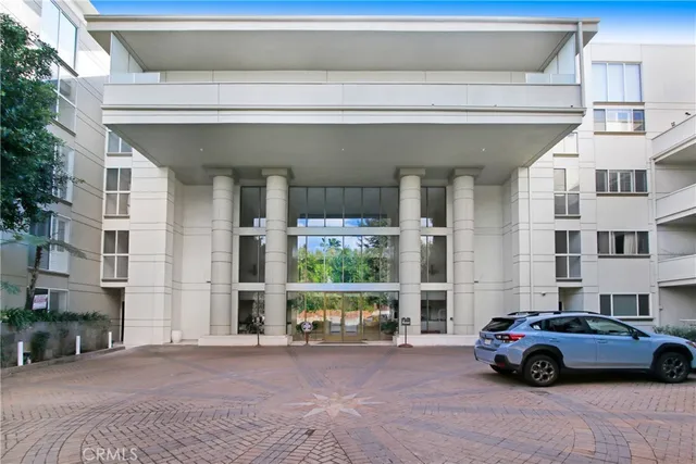 $749,000 | 4949 Genesta Avenue, Unit 104, Encino, CA 91316