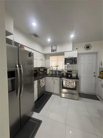 $2,600 | 5271 Northwest 5th Street, Unit 5271, Miami, FL 33126