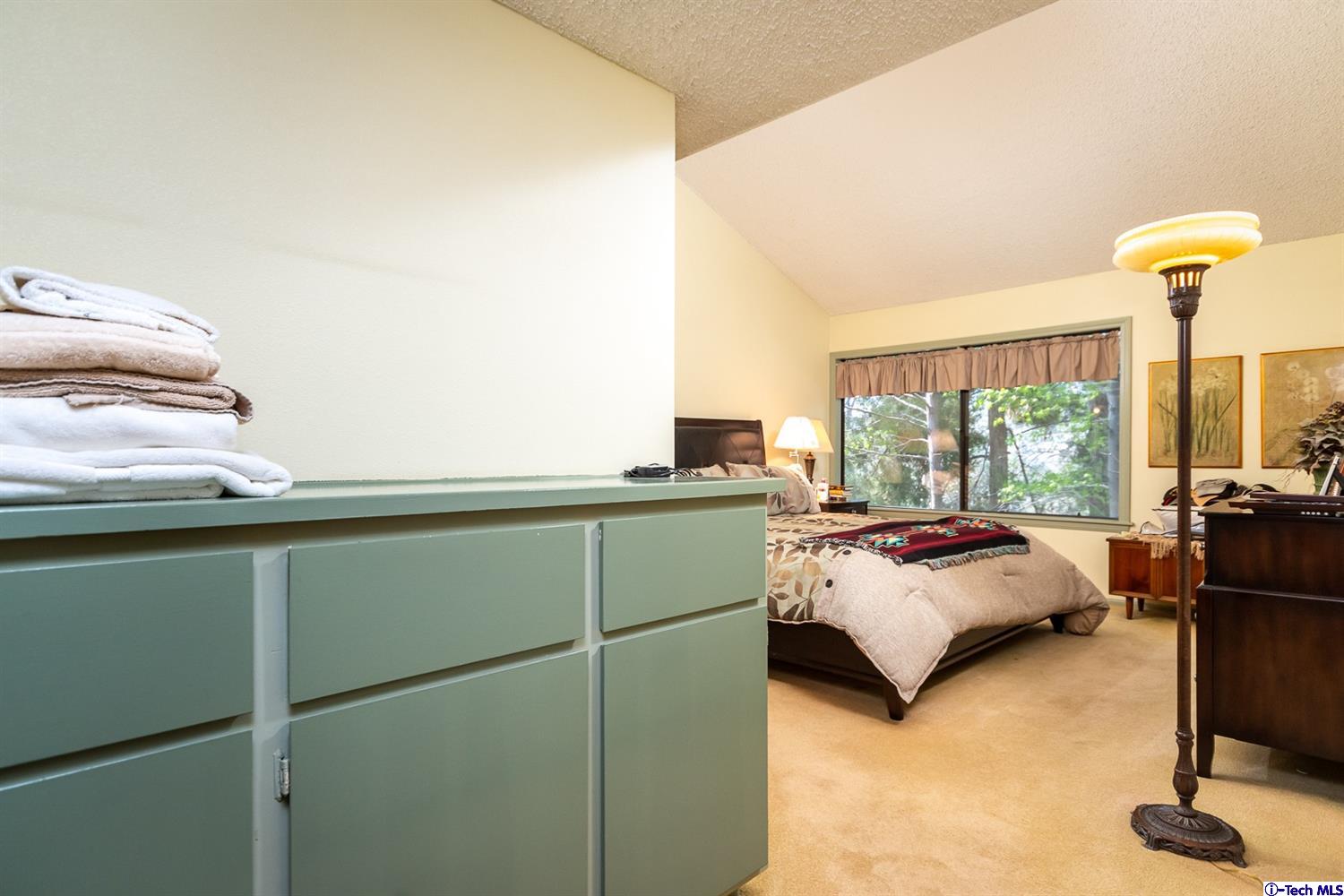 24 Aller Court Glendale, CA 91208 - Photo 16 of 39