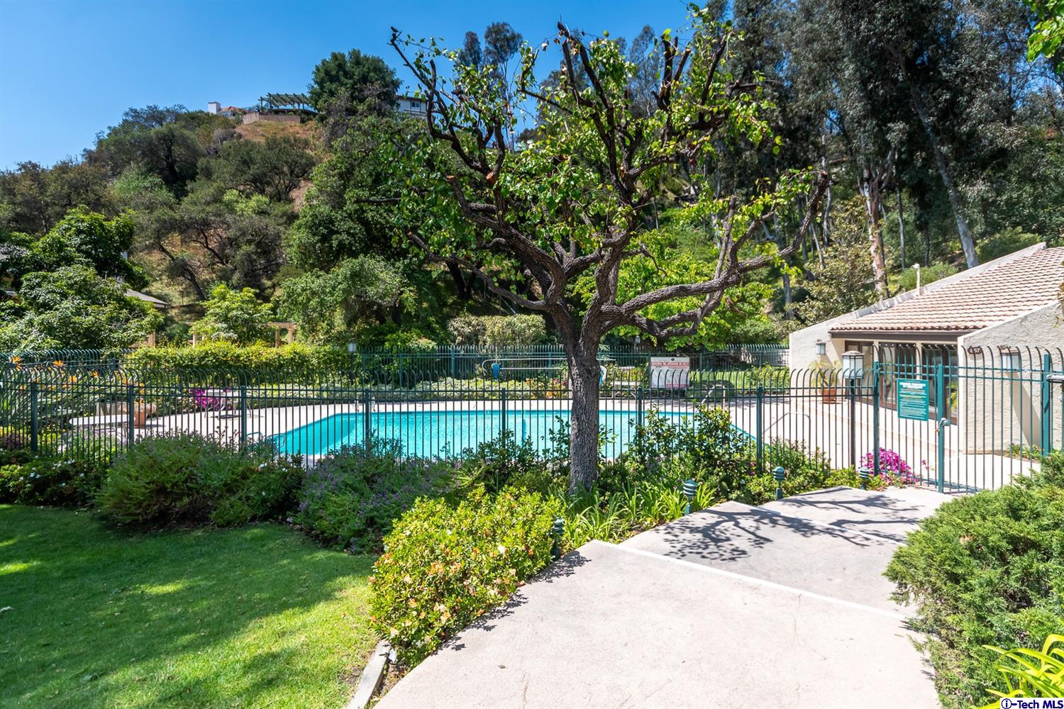 24 Aller Court Glendale, CA 91208 - Photo 37 of 39