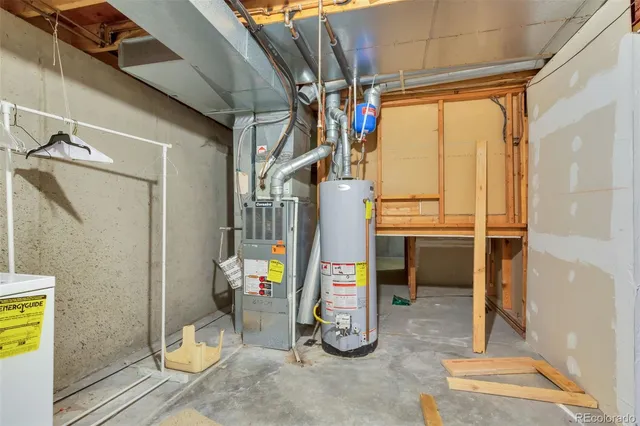 a view of back yard of the house