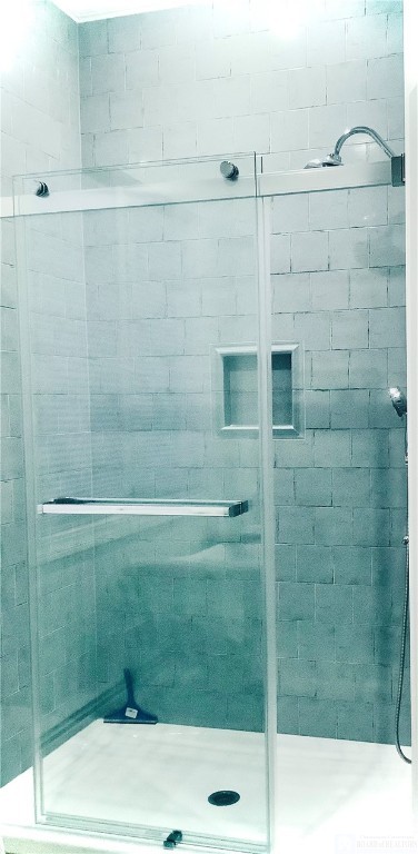 9709 Farel Road Pomfret, NY 14063 - Photo 38 of 46 FULL BATH BETWEEN BOTH BEDROOMS