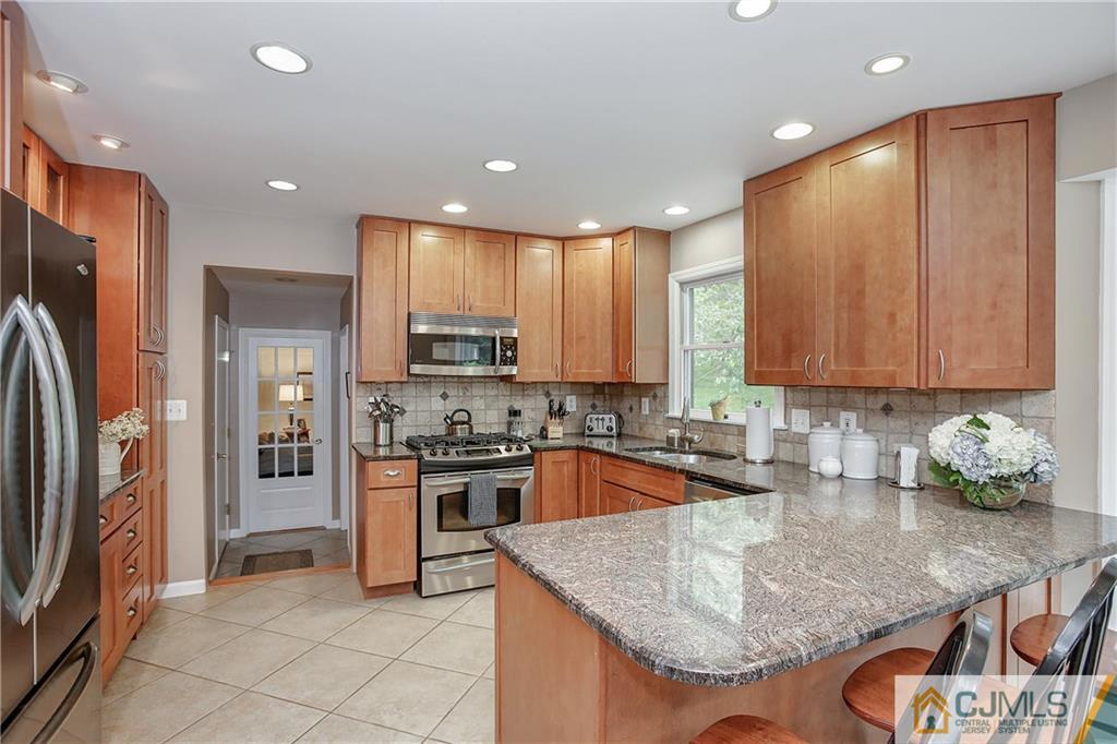 37 Benhardt Road Milltown, NJ 08850 - Photo 8 of 23 Gallery Image 8