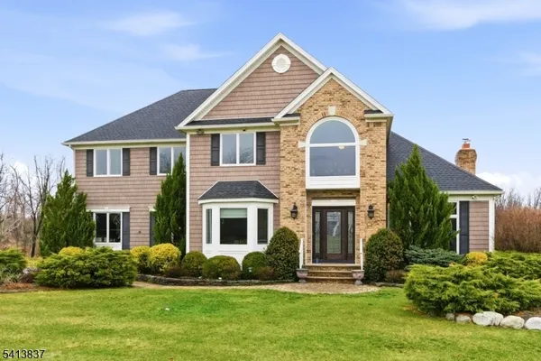 $800,000 | 8 Spring Hunter Court, Andover, NJ 07821