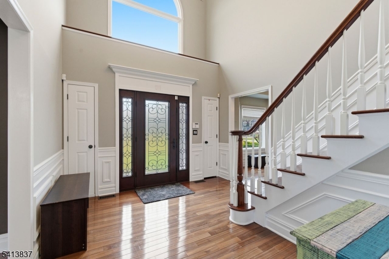 8 Spring Hunter Court Andover, NJ 07821 - Photo 3 of 42