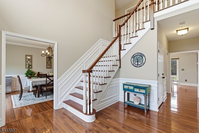 8 Spring Hunter Court Andover, NJ 07821 - Photo 4 of 42