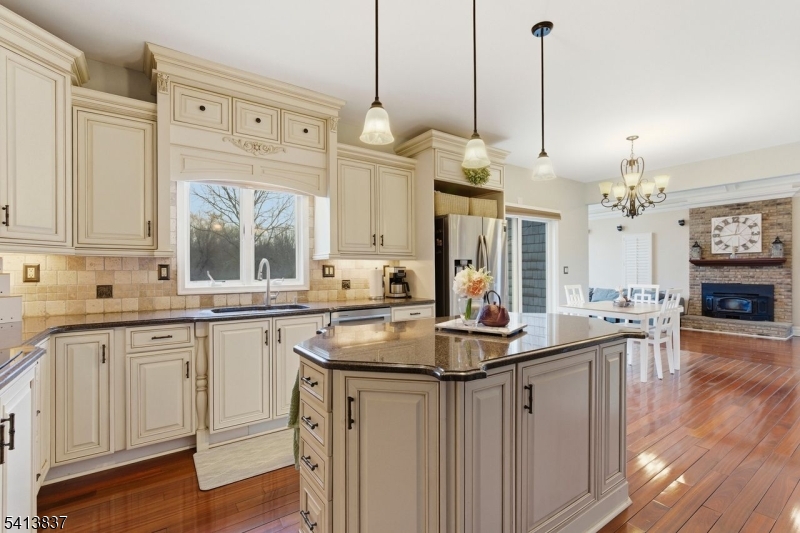 8 Spring Hunter Court Andover, NJ 07821 - Photo 7 of 42