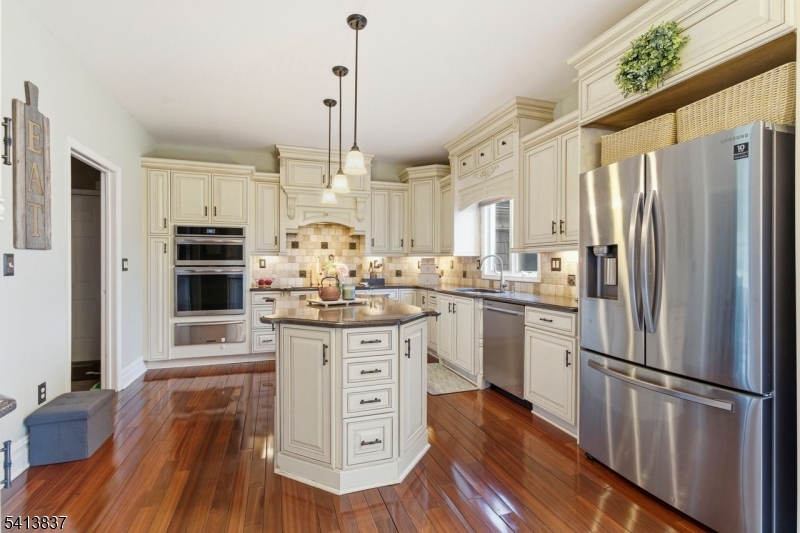 8 Spring Hunter Court Andover, NJ 07821 - Photo 9 of 42