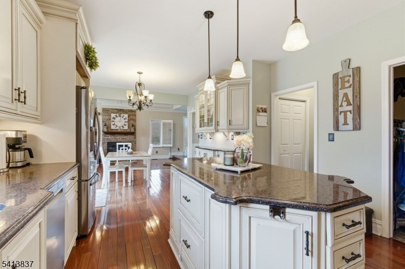 8 Spring Hunter Court Andover, NJ 07821 - Photo 10 of 42