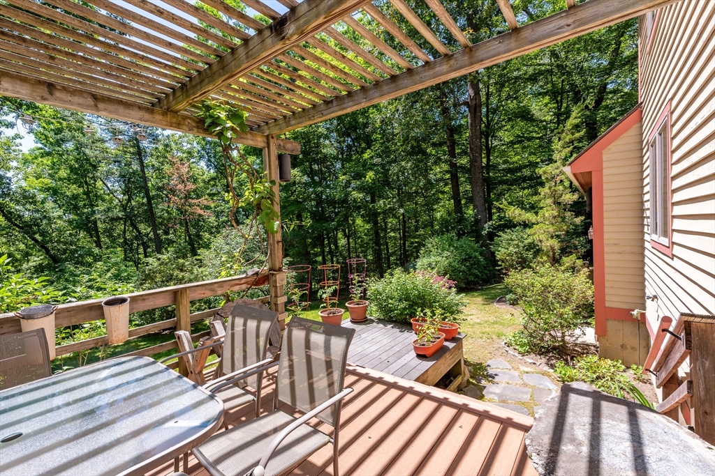 71 Morgan Circle Amherst, MA 01002 - Photo 39 of 42