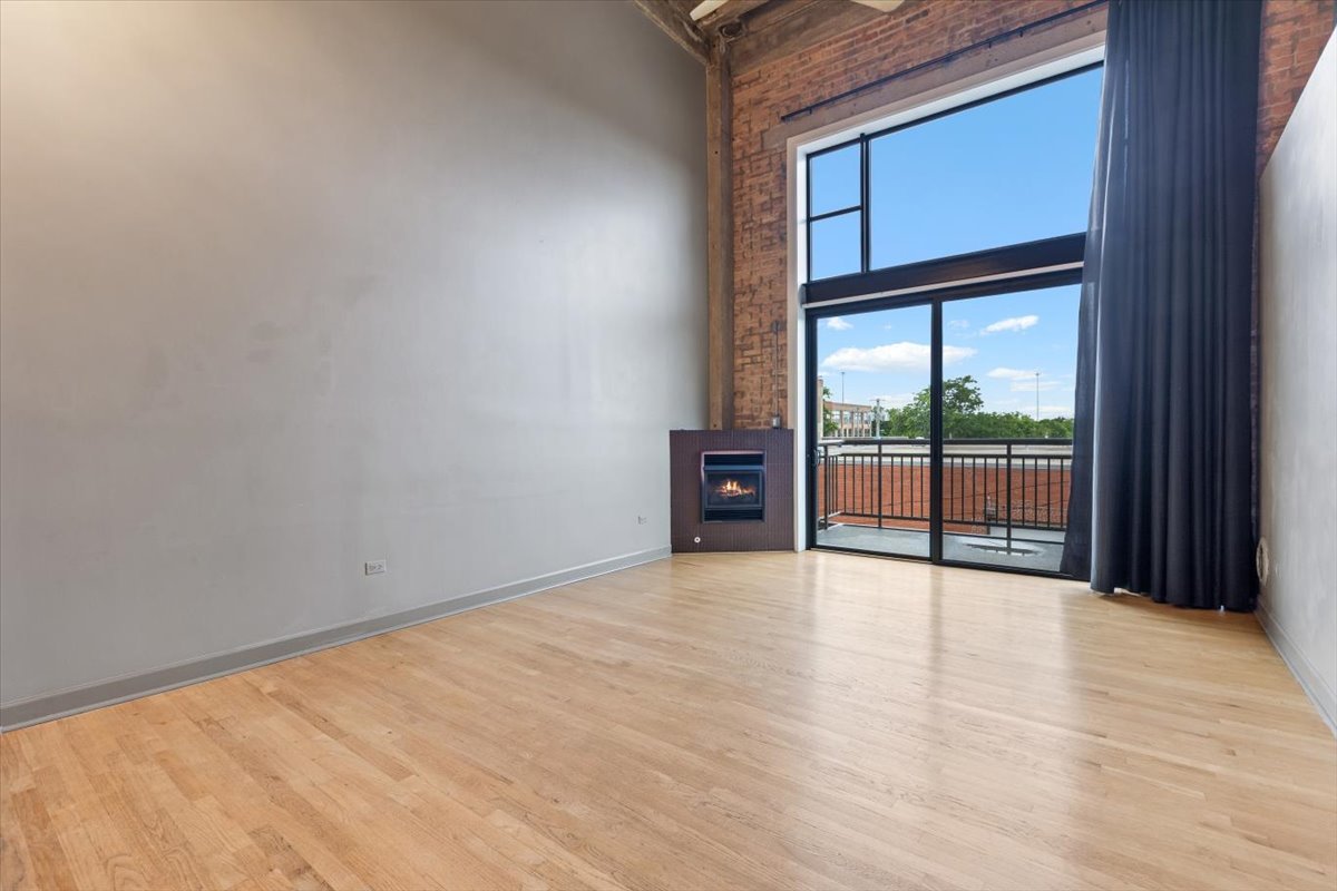 2545 South Dearborn Street, Unit 331 Chicago, IL 60616 - Photo 4 of 33