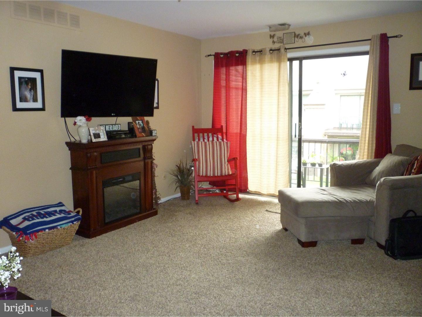1475 Mt Holly Road, Unit N3 Beverly, NJ 08010 - Photo 11 of 25 Living Room