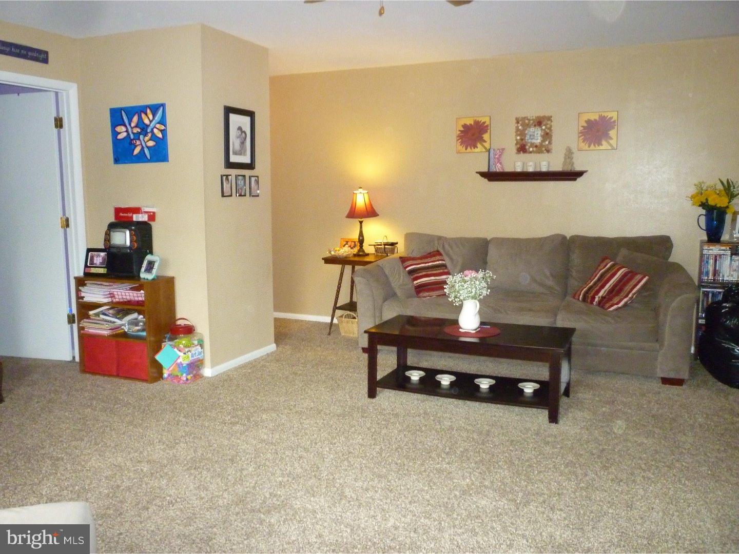 1475 Mt Holly Road, Unit N3 Beverly, NJ 08010 - Photo 5 of 25 Living Room