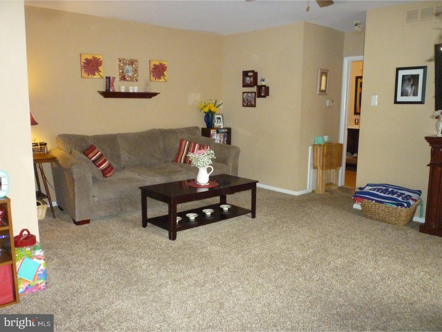 1475 Mt Holly Road, Unit N3 Beverly, NJ 08010 - Photo 6 of 25 Living Room