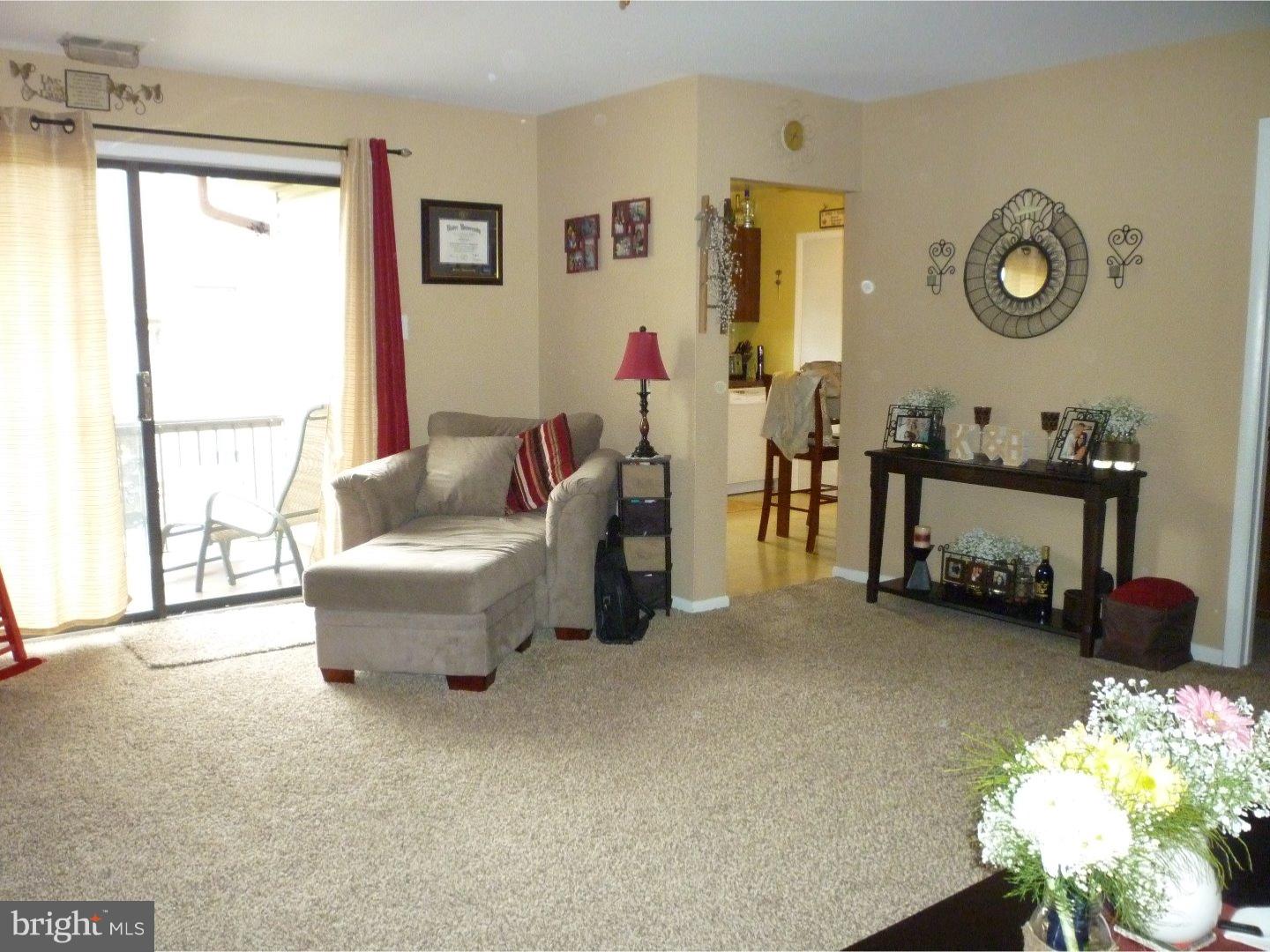 1475 Mt Holly Road, Unit N3 Beverly, NJ 08010 - Photo 7 of 25 Living Room