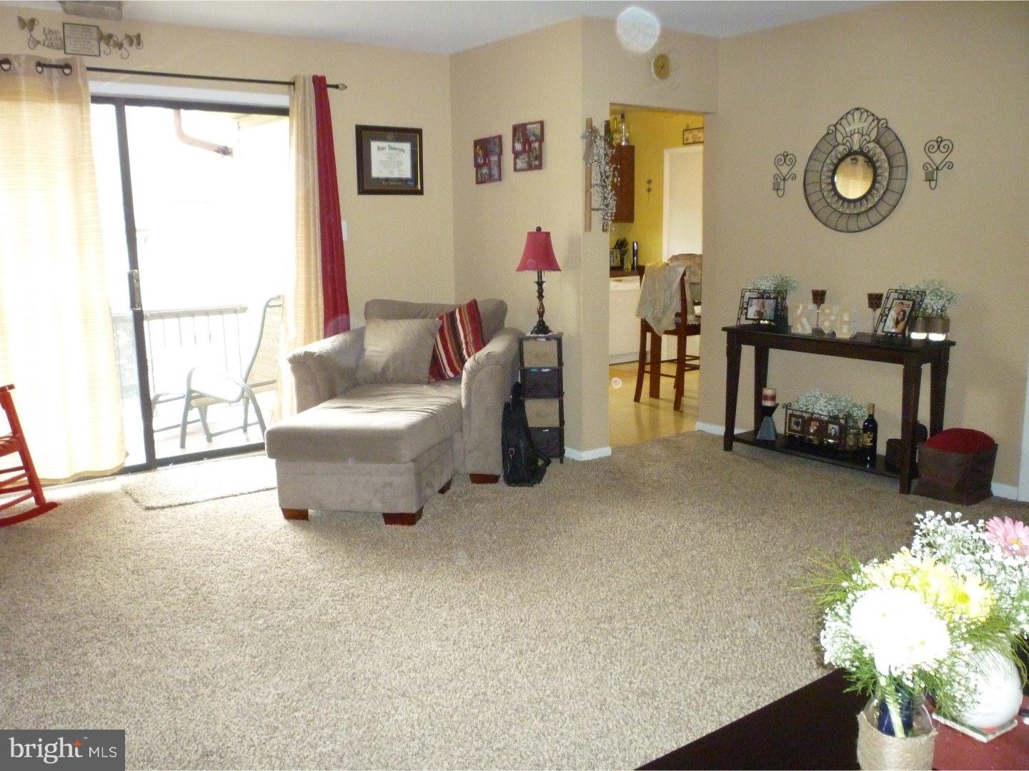 1475 Mt Holly Road, Unit N3 Beverly, NJ 08010 - Photo 9 of 25 Living Room
