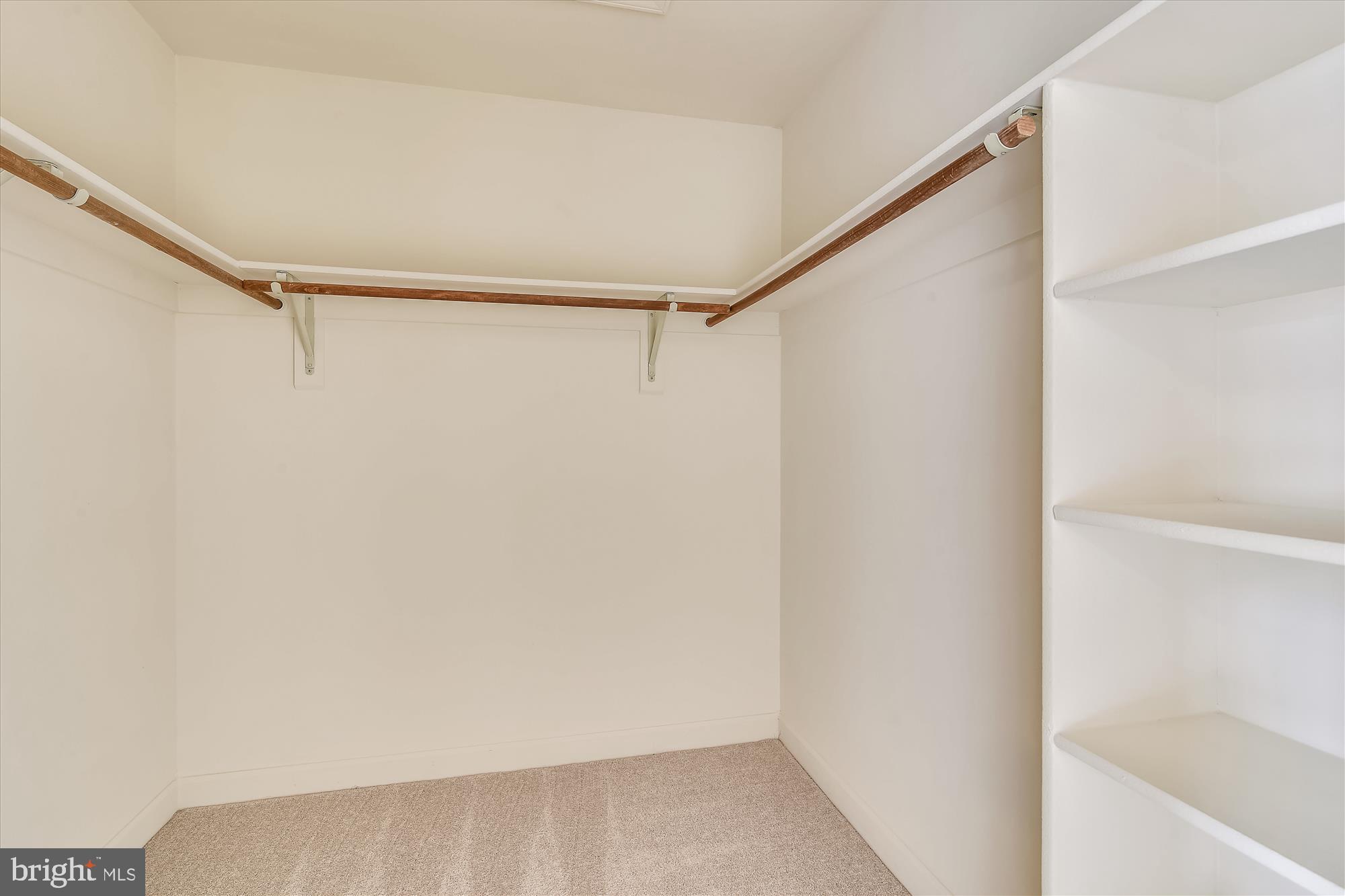 14386 Silo Valley View Centreville, VA 20121 - Photo 13 of 24