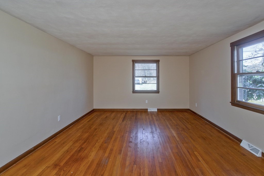 5 Corey Road Springfield, MA 01128 - Photo 32 of 35