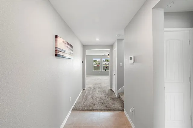 $2,400 | 117 West Point Way, Elgin, TX 78621