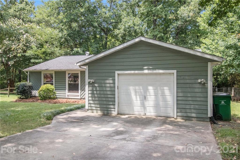 2320 Rice Planters Road Charlotte, NC 28273 - Photo 2 of 20 Gallery Image 2