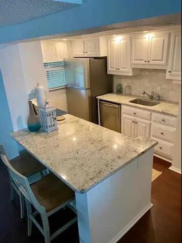 $8,000 | 3235 Gulf Of Mexico Drive, Unit A302, Longboat Key, FL 34228