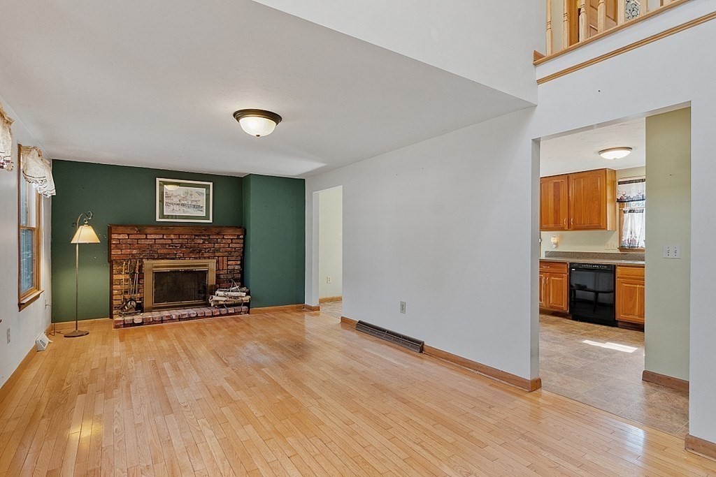 41 Edward Road Townsend, MA 01469 - Photo 3 of 35