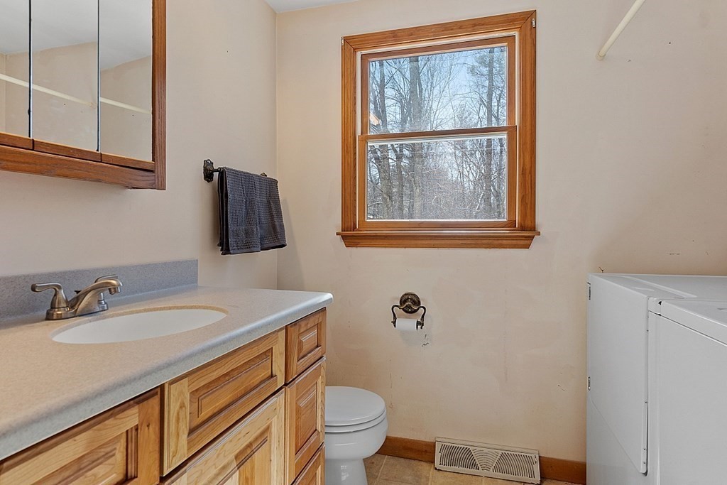 41 Edward Road Townsend, MA 01469 - Photo 8 of 35