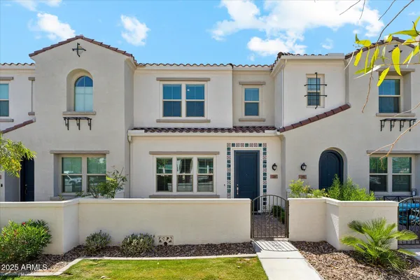 $484,700 | 4077 South Sabrina Drive, Unit 30, Chandler, AZ 85248