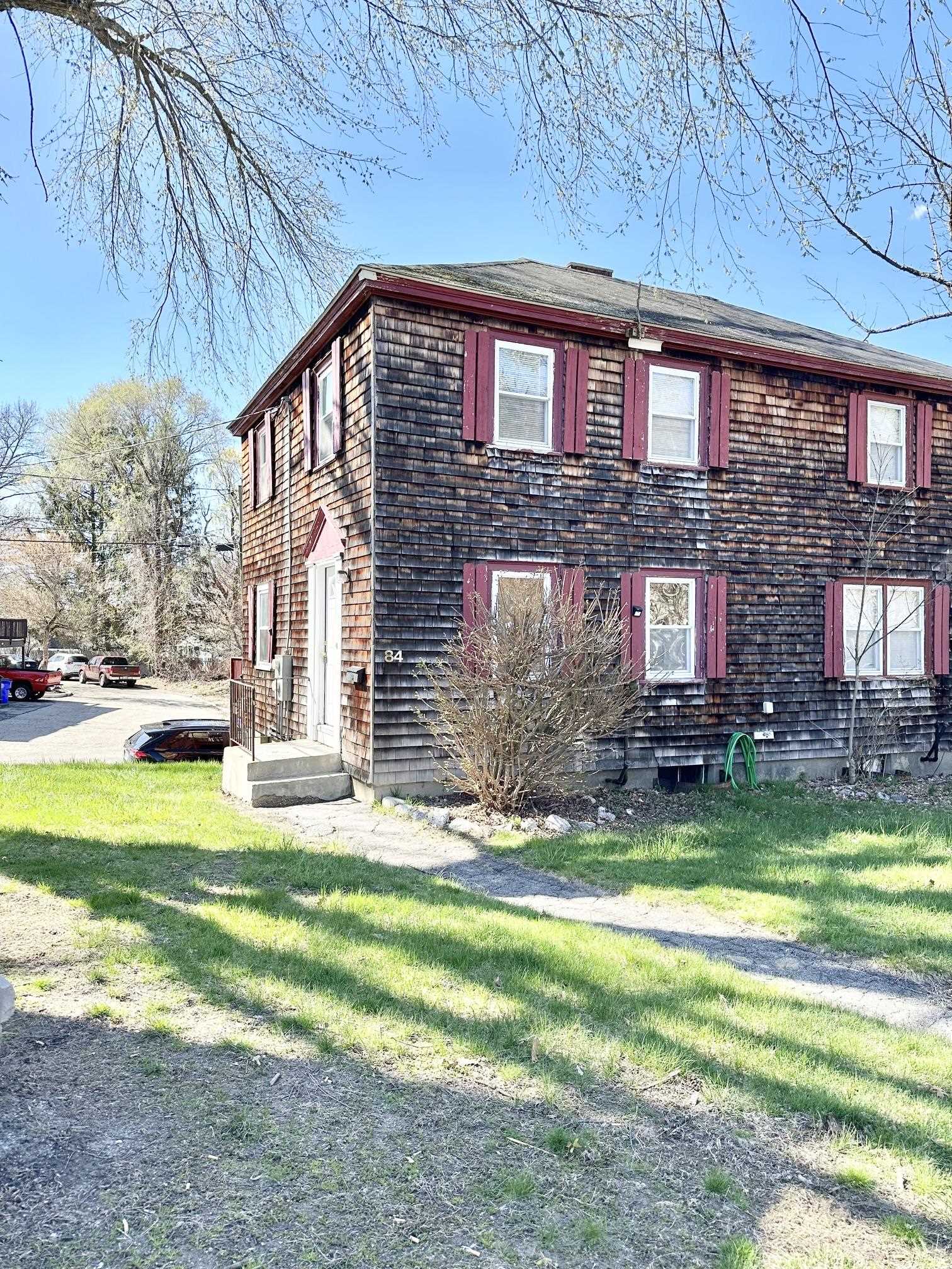 84 Mary Ann Road Manchester, NH 03104 - Photo 2 of 12