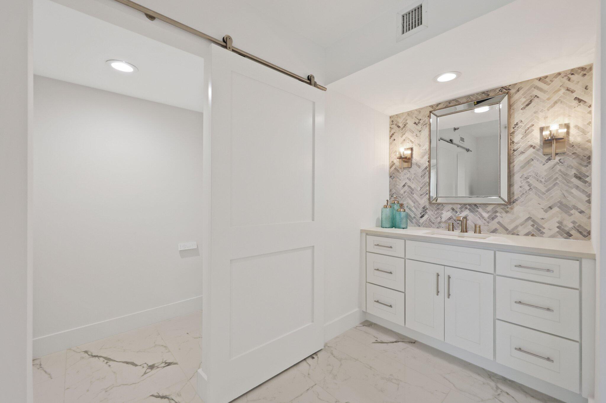 19670 South Beach Road, Unit D314 Jupiter, FL 33469 - Photo 24 of 48 Master Bedroom Bath