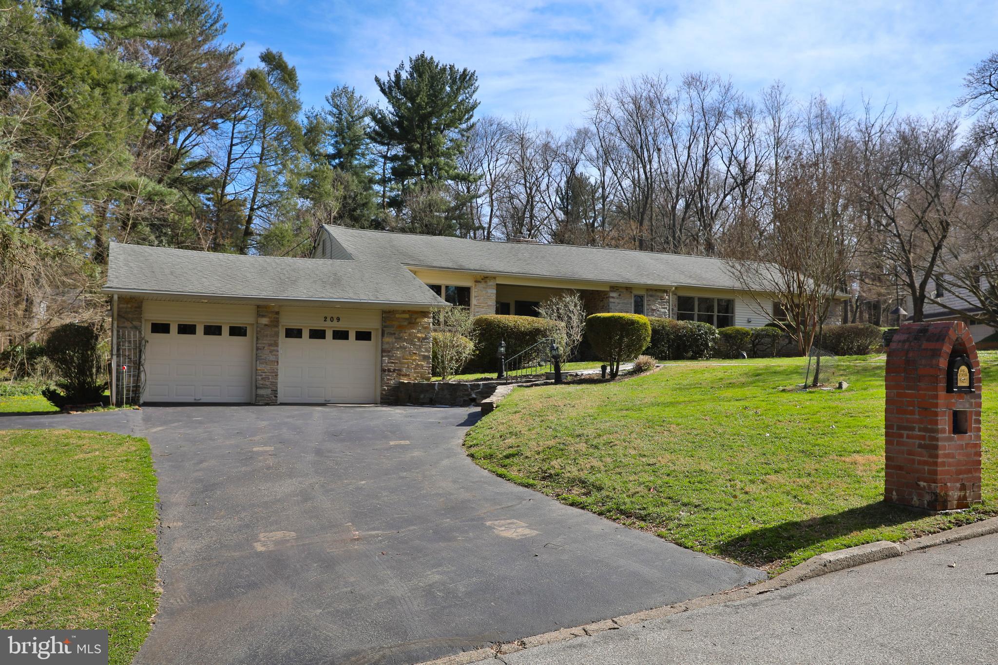 209 Gribbel Road Wyncote, PA 19095 - Photo 2 of 40