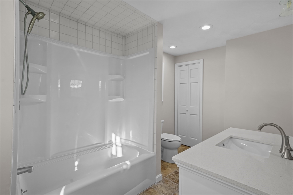 33-35 Holden Street Coventry, RI 02816 - Photo 5 of 41