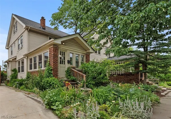 $375,000 | 2662 Queenston Road, Cleveland Heights, OH 44118