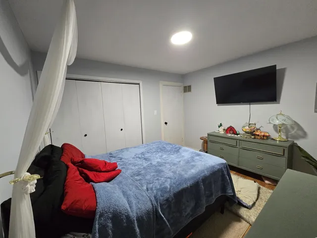 $320,000 | 1530 Charles Drive, Glendale Heights, IL 60139