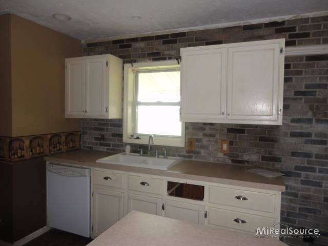 7578 Todd Road Croswell, MI 48422 - Photo 11 of 30 31153165-10.JPG